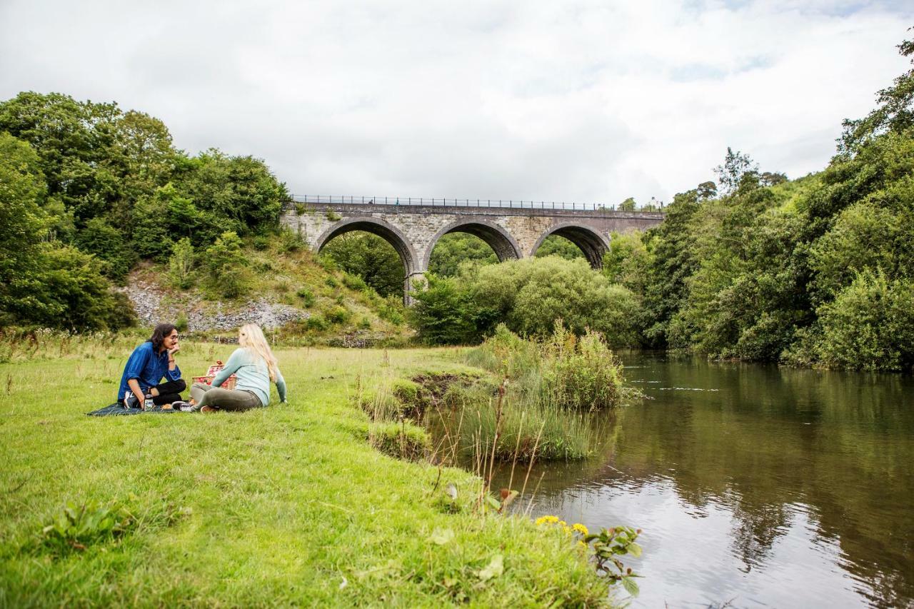 Hassop Station Rooms On The Monsal Trail Bakewell Exterior photo